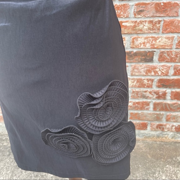 Romeo & Juliet Couture black satin cocktail dress with floral appliqué / NWOT - Picture 5 of 11